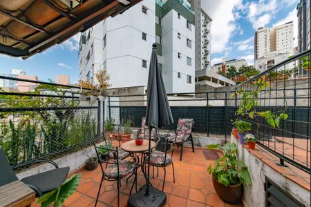 Apartamento à venda com 173m², 4 quartos e 2 vagas Apartamento à venda com 173m², 4 quartos e 2 vagasVaranda