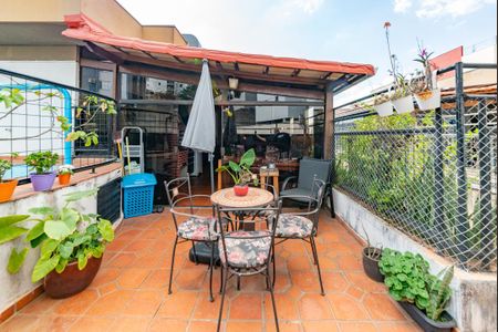 Apartamento à venda com 173m², 4 quartos e 2 vagas Apartamento à venda com 173m², 4 quartos e 2 vagasVaranda