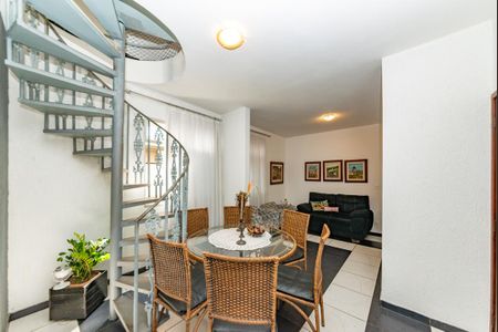 Apartamento à venda com 173m², 4 quartos e 2 vagas Apartamento à venda com 173m², 4 quartos e 2 vagasSala 2