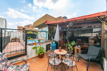 Apartamento à venda com 173m², 4 quartos e 2 vagas Apartamento à venda com 173m², 4 quartos e 2 vagasVaranda