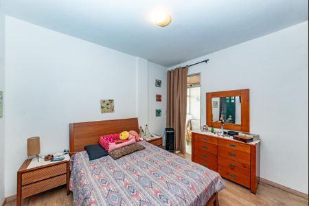 Apartamento à venda com 173m², 4 quartos e 2 vagas Apartamento à venda com 173m², 4 quartos e 2 vagasSuíte
