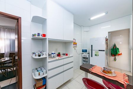 Apartamento à venda com 173m², 4 quartos e 2 vagas Apartamento à venda com 173m², 4 quartos e 2 vagasCozinha
