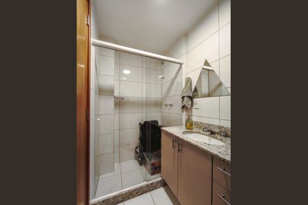 Apartamento à venda com 65m², 2 quartos e 1 vagaBanheiro Social