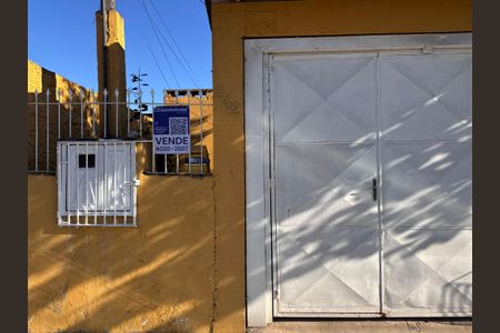 Casa à venda com 120m², 3 quartos e 2 vagasFachada