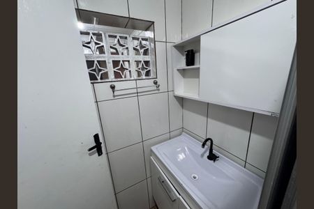 Casa à venda com 120m², 3 quartos e 2 vagasBanheiro