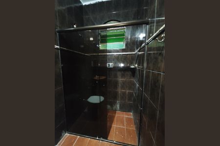 Casa à venda com 208m², 3 quartos e 2 vagasBanheiro