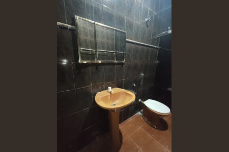 Casa à venda com 208m², 3 quartos e 2 vagasBanheiro