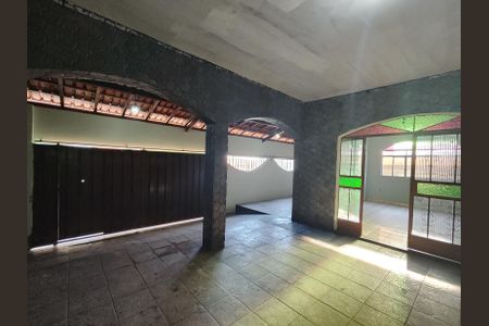 Casa à venda com 208m², 3 quartos e 2 vagasGaragem