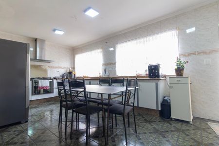 Casa à venda com 480m², 4 quartos e 6 vagas Casa à venda com 480m², 4 quartos e 6 vagasCozinha