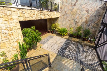 Casa à venda com 480m², 4 quartos e 6 vagas Casa à venda com 480m², 4 quartos e 6 vagasÁrea comum