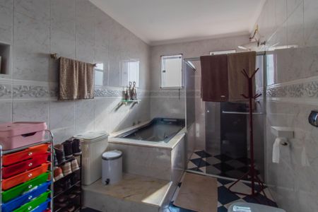 Casa à venda com 480m², 4 quartos e 6 vagasBanheiro da Suíte