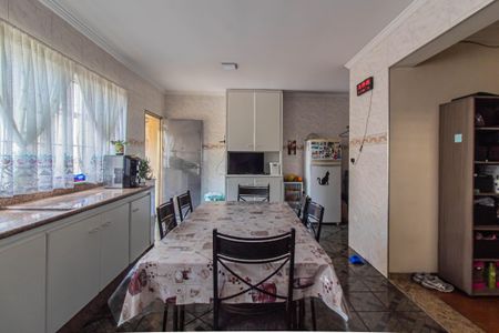 Casa à venda com 480m², 4 quartos e 6 vagasCozinha