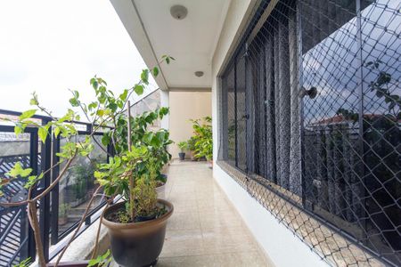 Casa à venda com 480m², 4 quartos e 6 vagas Casa à venda com 480m², 4 quartos e 6 vagasÁrea comum