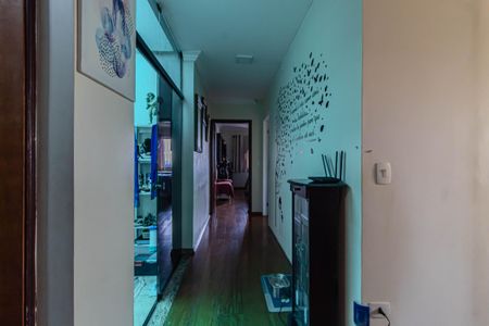 Casa à venda com 480m², 4 quartos e 6 vagasCorredor