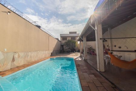Casa à venda com 480m², 4 quartos e 6 vagasPiscina