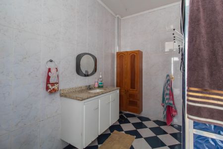 Casa à venda com 480m², 4 quartos e 6 vagasBanheiro da Piscina 2