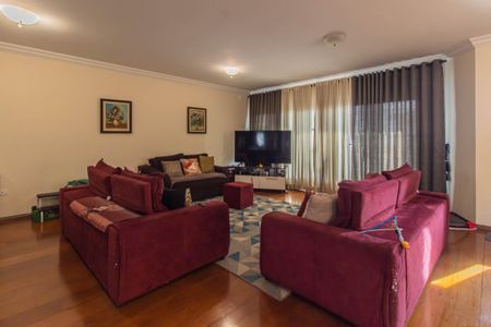 Casa à venda com 480m², 4 quartos e 6 vagasSala