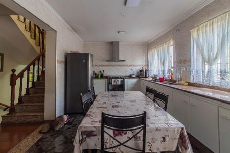 Casa à venda com 480m², 4 quartos e 6 vagasCozinha