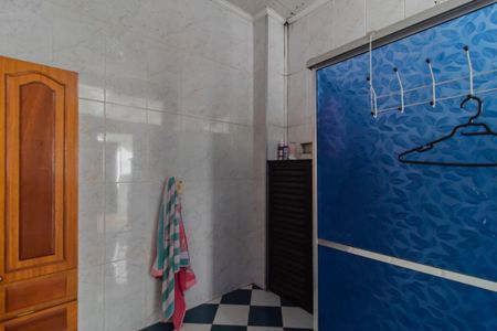 Casa à venda com 480m², 4 quartos e 6 vagasBanheiro da Piscina 2