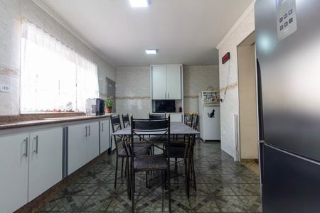 Casa à venda com 480m², 4 quartos e 6 vagas Casa à venda com 480m², 4 quartos e 6 vagasCozinha