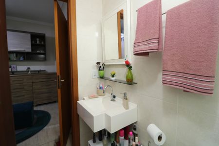 Casa de condomínio à venda com 123m², 2 quartos e 2 vagasBanheiro da Suíte 2