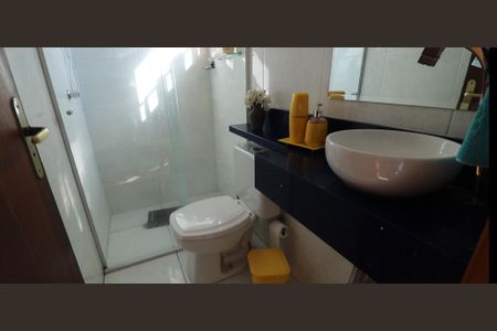 Casa de condomínio à venda com 123m², 2 quartos e 2 vagasBanheiro da Suíte 1