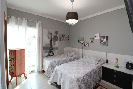 Casa de condomínio à venda com 123m², 2 quartos e 2 vagasSuíte