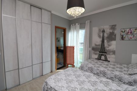 Casa de condomínio à venda com 123m², 2 quartos e 2 vagasSuíte