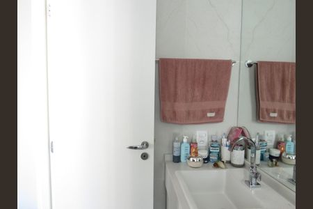 Apartamento à venda com 61m², 2 quartos e 2 vagasBanheiro da Suíte Principal