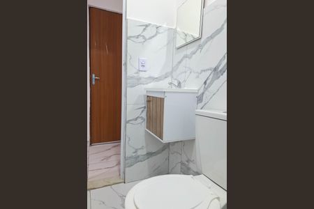 Casa à venda com 21m², 1 quarto e sem vaga Casa à venda com 21m², 1 quarto e sem vagaBanheiro