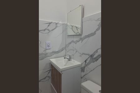 Casa à venda com 21m², 1 quarto e sem vaga Casa à venda com 21m², 1 quarto e sem vagaBanheiro