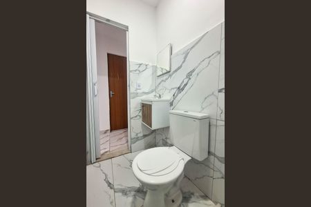 Casa à venda com 21m², 1 quarto e sem vaga Casa à venda com 21m², 1 quarto e sem vagaBanheiro