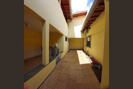 Casa à venda com 220m², 3 quartos e 3 vagasFoto 07