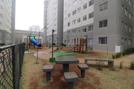 Apartamento para alugar com 42m², 2 quartos e sem vagaÁrea comum - Playground