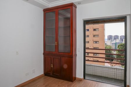 Apartamento à venda com 189m², 3 quartos e 3 vagasQuarto 