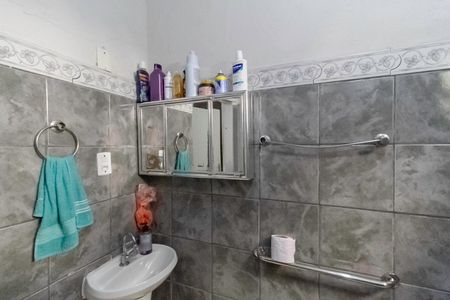 Casa à venda com 50m², 3 quartos e 1 vagaBanheiro social