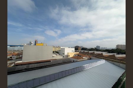Studio à venda com 28m², 1 quarto e sem vaga Studio à venda com 28m², 1 quarto e sem vagaVaranda