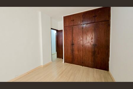 Apartamento à venda com 150m², 3 quartos e 3 vagasQuarto 02
