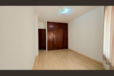 Apartamento à venda com 150m², 3 quartos e 3 vagasQuarto 02
