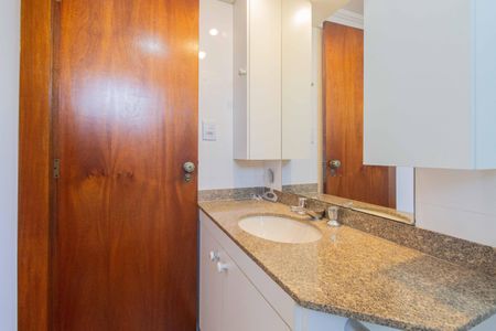 Apartamento para alugar com 65m², 2 quartos e 2 vagasBanheiro da Suíte 1