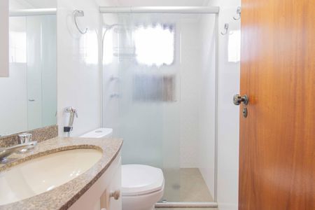 Apartamento para alugar com 65m², 2 quartos e 2 vagasBanheiro