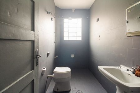 Casa à venda com 110m², 2 quartos e 1 vagaBanheiro 1