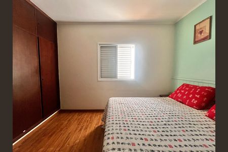 Casa à venda com 200m², 3 quartos e 3 vagas Casa à venda com 200m², 3 quartos e 3 vagasSuíte