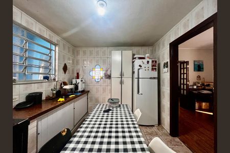 Casa à venda com 200m², 3 quartos e 3 vagas Casa à venda com 200m², 3 quartos e 3 vagasCozinha