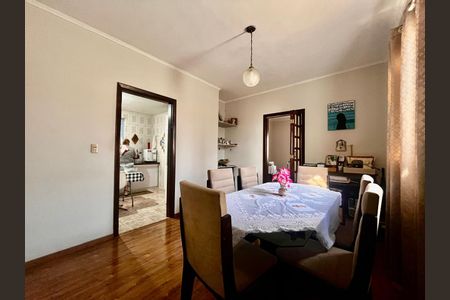 Casa à venda com 200m², 3 quartos e 3 vagas Casa à venda com 200m², 3 quartos e 3 vagasSala de Jantar