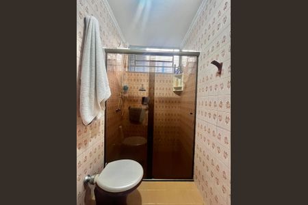 Casa à venda com 200m², 3 quartos e 3 vagas Casa à venda com 200m², 3 quartos e 3 vagasBanheiro