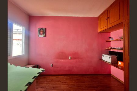 Casa à venda com 200m², 3 quartos e 3 vagas Casa à venda com 200m², 3 quartos e 3 vagasQuarto1