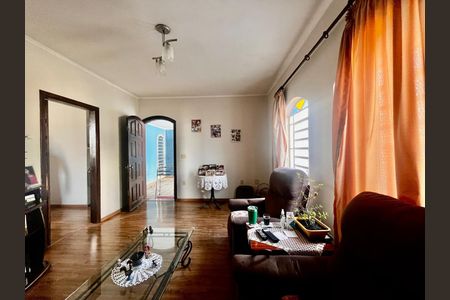 Casa à venda com 200m², 3 quartos e 3 vagas Casa à venda com 200m², 3 quartos e 3 vagasSala