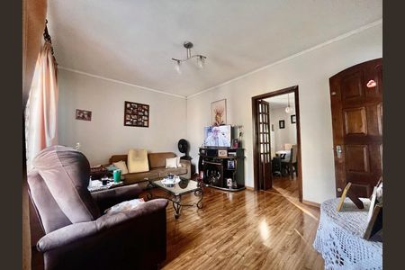Casa à venda com 200m², 3 quartos e 3 vagas Casa à venda com 200m², 3 quartos e 3 vagasSala