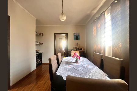 Casa à venda com 200m², 3 quartos e 3 vagas Casa à venda com 200m², 3 quartos e 3 vagasSala de Jantar